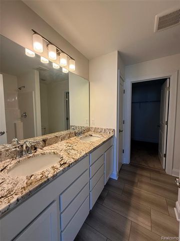 1044 Camellia Circle 45, Howell, MI 48843