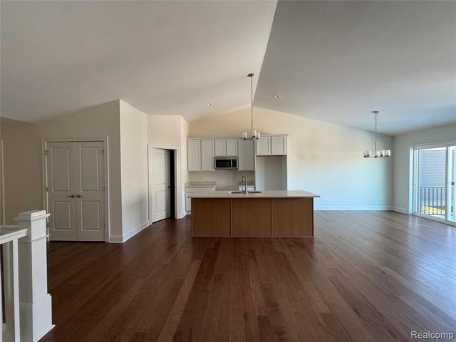 1044 Camellia Circle 45, Howell, MI 48843