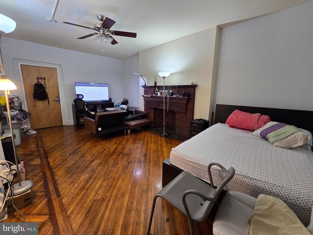 1733 W MONTGOMERY AVE, Philadelphia, PA 19121