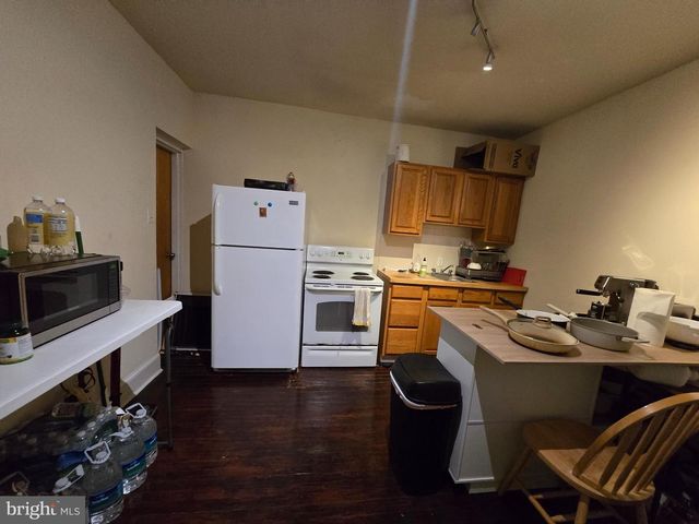 1733 W MONTGOMERY AVE, Philadelphia, PA 19121