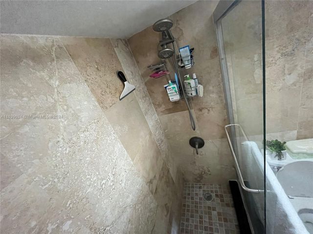 11111 Biscayne Blvd 2D, Miami, FL 33181