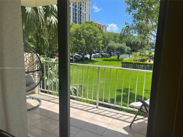11111 Biscayne Blvd 2D, Miami, FL 33181
