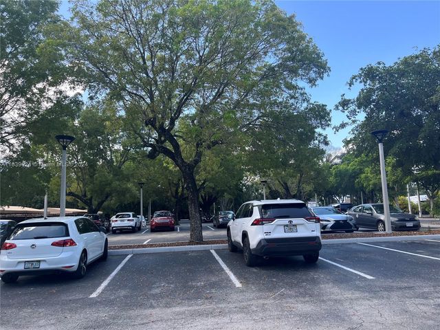 11111 Biscayne Blvd 2D, Miami, FL 33181