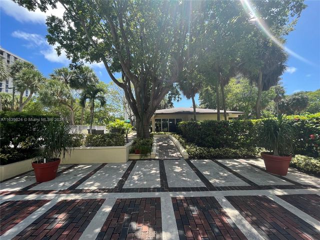 11111 Biscayne Blvd 2D, Miami, FL 33181