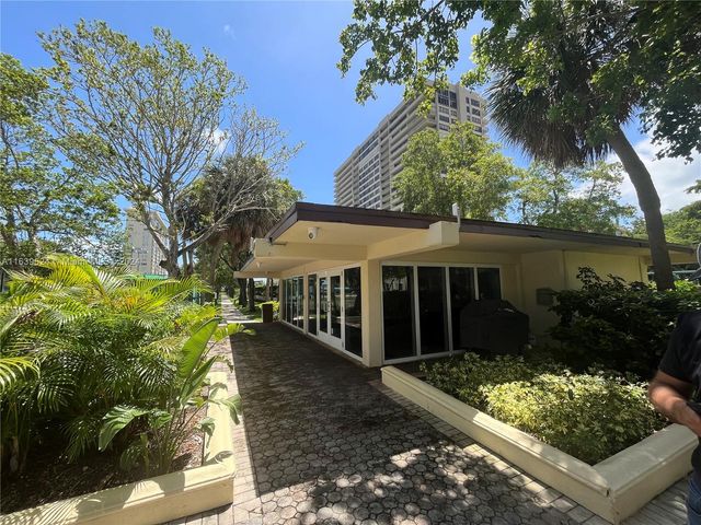 11111 Biscayne Blvd 2D, Miami, FL 33181