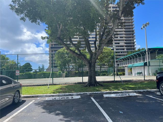 11111 Biscayne Blvd 2D, Miami, FL 33181