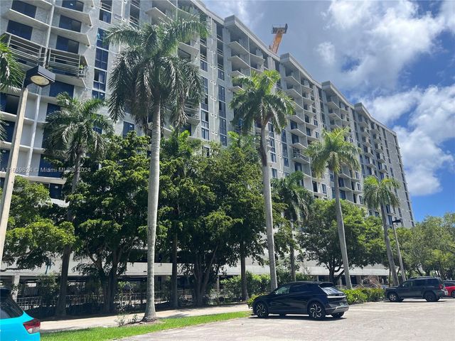 11111 Biscayne Blvd 2D, Miami, FL 33181