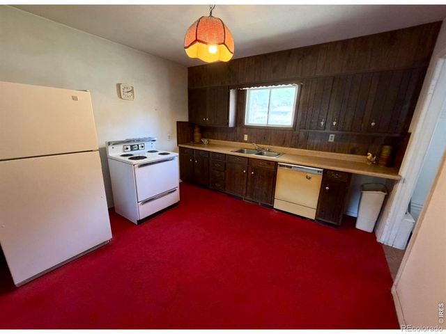 8 Estes Park Estates Drive, Lyons, CO 80540