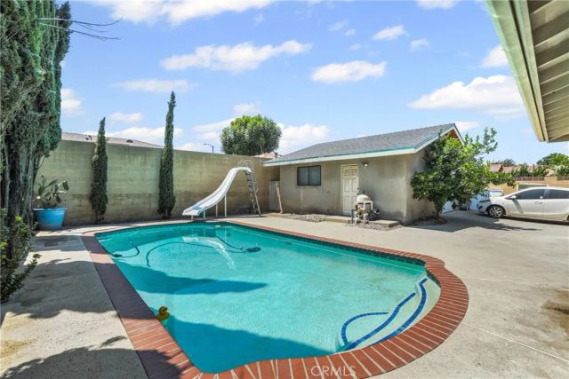 8870 Blanchard Avenue, Fontana, CA 92335