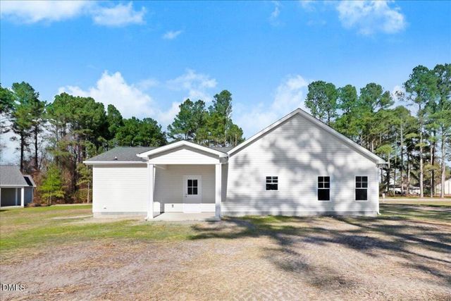 1760 Cardinal Drive, Deep Run, NC 28525