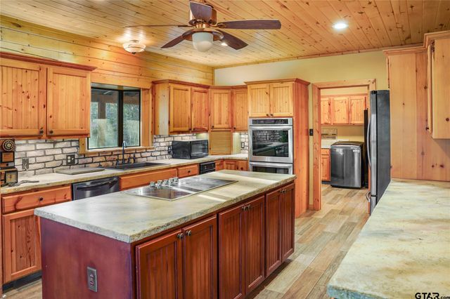 1751 Vz County Road 1925, Edgewood, TX 75117