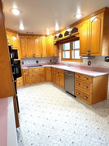 1645 Cherrywood Lane, Pueblo, CO 81005