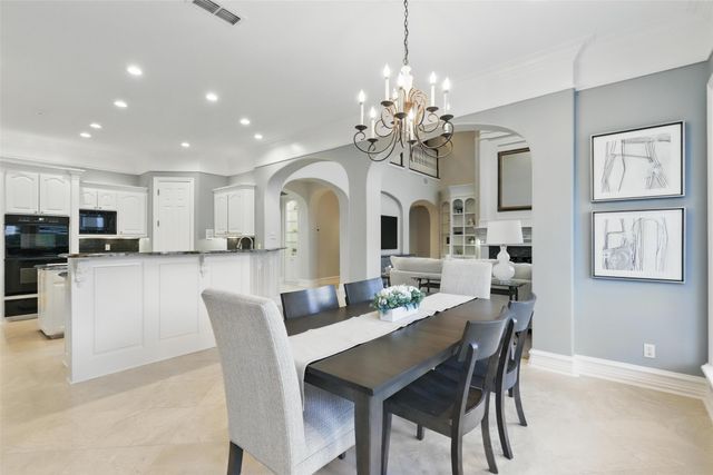 6800 Oak Hill Drive, Fort Worth, TX 76132