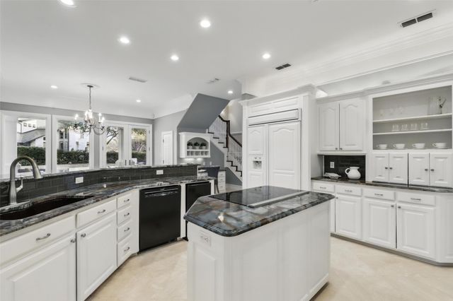 6800 Oak Hill Drive, Fort Worth, TX 76132