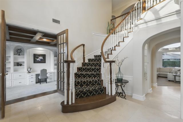 6800 Oak Hill Drive, Fort Worth, TX 76132