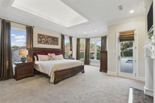 6800 Oak Hill Drive, Fort Worth, TX 76132