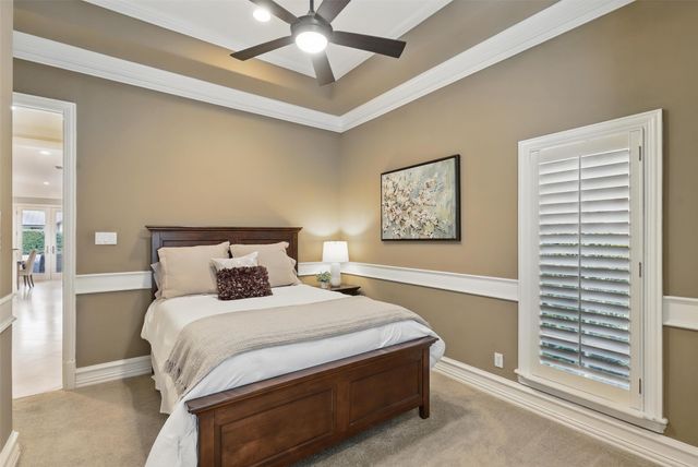 6800 Oak Hill Drive, Fort Worth, TX 76132