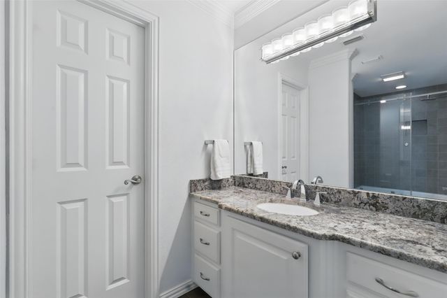 6800 Oak Hill Drive, Fort Worth, TX 76132