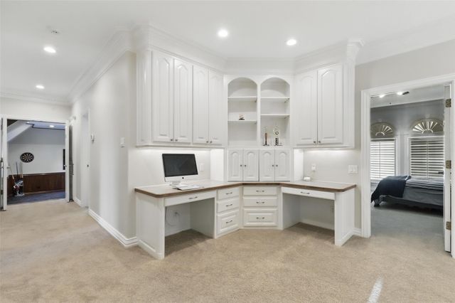 6800 Oak Hill Drive, Fort Worth, TX 76132