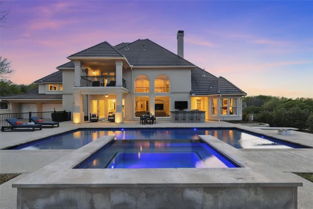 6800 Oak Hill Drive, Fort Worth, TX 76132