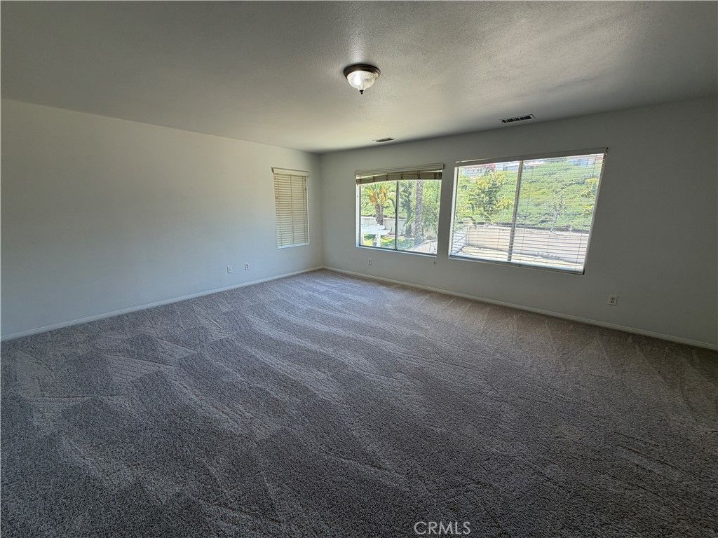 Image 30 of property listing at 17 Del Brienza, Lake Elsinore, CA 92532