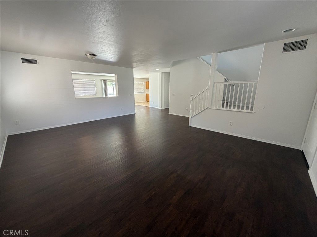 Image 4 of property listing at 17 Del Brienza, Lake Elsinore, CA 92532