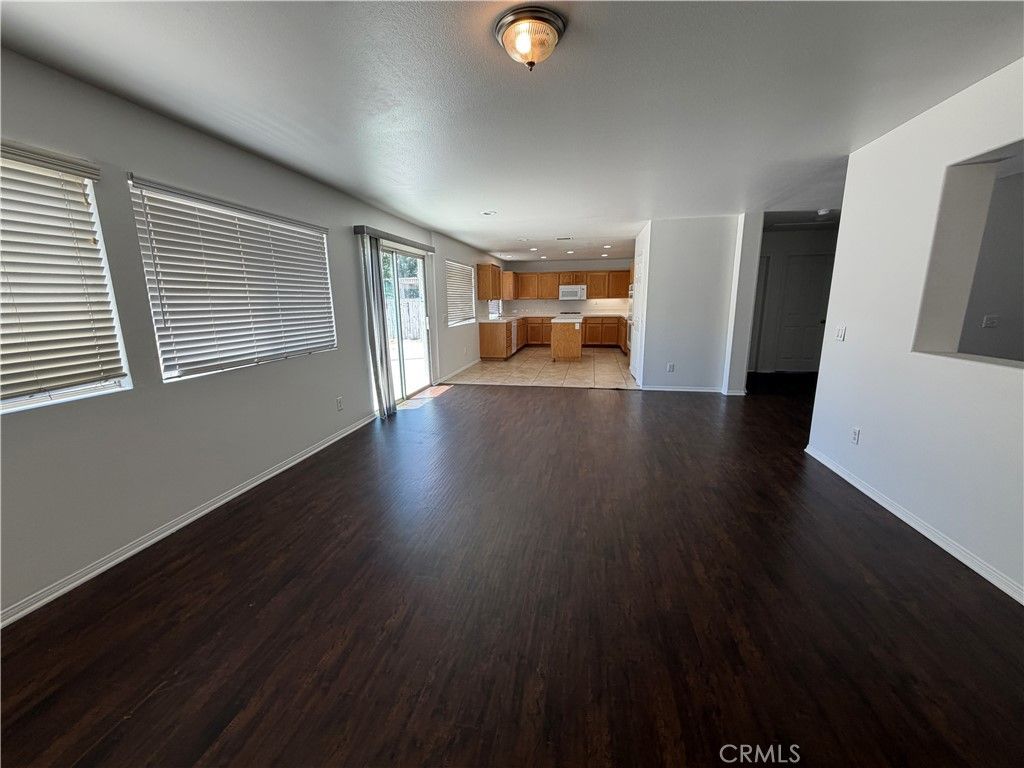 Image 9 of property listing at 17 Del Brienza, Lake Elsinore, CA 92532