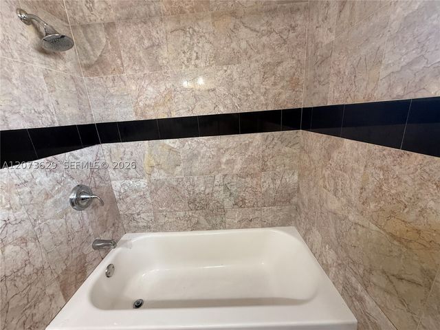 326 NE 6th St 3, Hallandale Beach, FL 33009