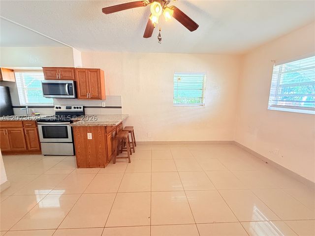 326 NE 6th St 3, Hallandale Beach, FL 33009