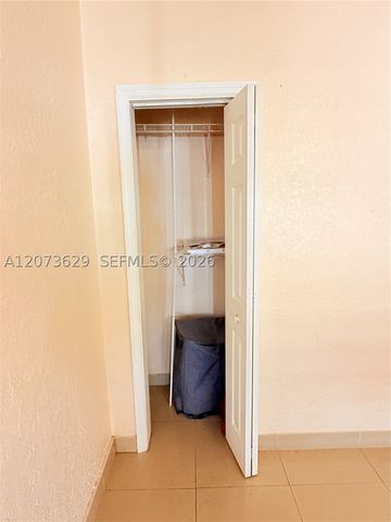 326 NE 6th St 3, Hallandale Beach, FL 33009