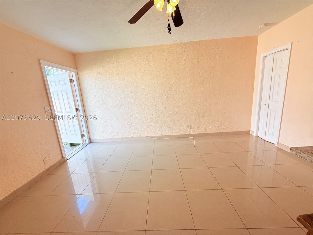 326 NE 6th St 3, Hallandale Beach, FL 33009