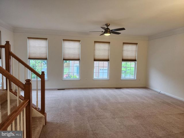 13603 FLYING SQUIRREL DR, Herndon, VA 20171