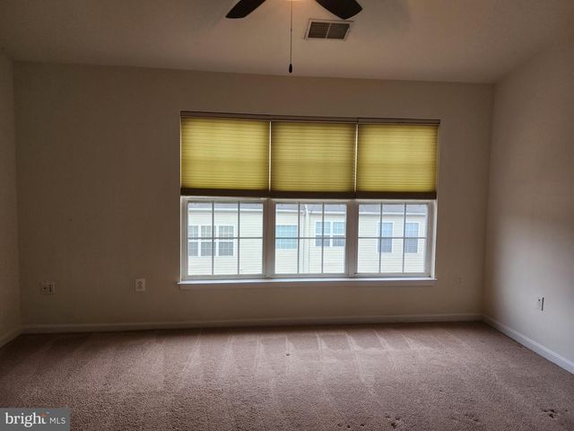 13603 FLYING SQUIRREL DR, Herndon, VA 20171