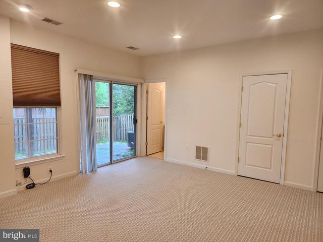 13603 FLYING SQUIRREL DR, Herndon, VA 20171