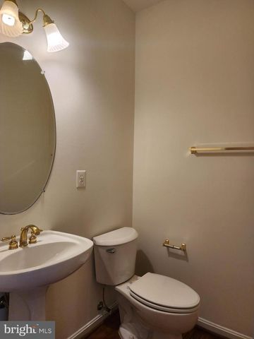 13603 FLYING SQUIRREL DR, Herndon, VA 20171