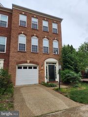 13603 FLYING SQUIRREL DR, Herndon, VA 20171
