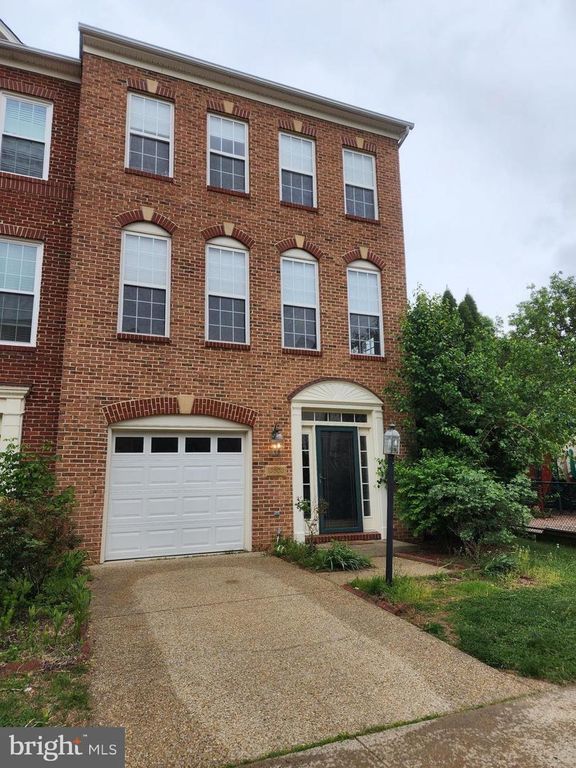13603 FLYING SQUIRREL DR, Herndon, VA 20171