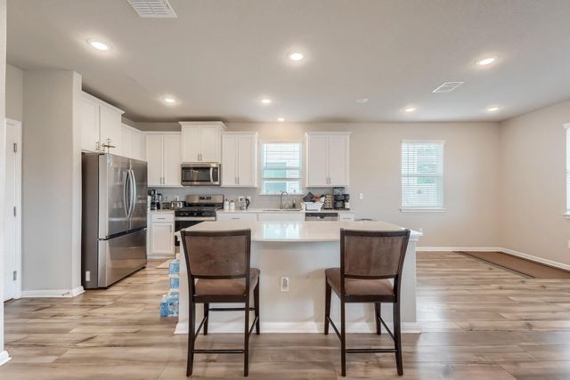 6254 Marsh LN, Buda, TX 78610