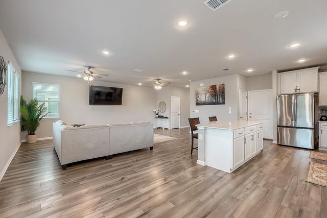 6254 Marsh LN, Buda, TX 78610