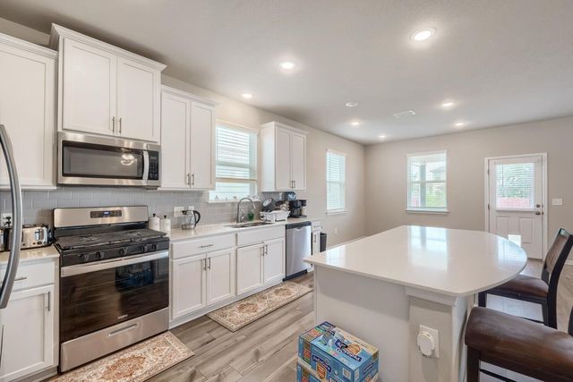 6254 Marsh LN, Buda, TX 78610
