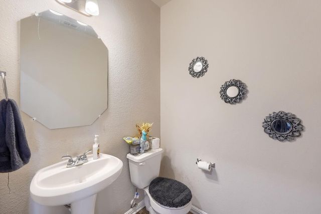 6254 Marsh LN, Buda, TX 78610