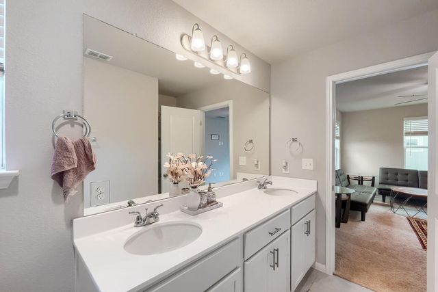 6254 Marsh LN, Buda, TX 78610