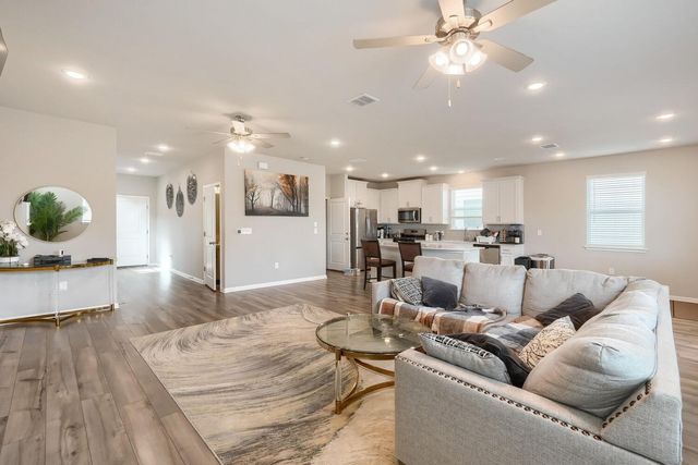 6254 Marsh LN, Buda, TX 78610