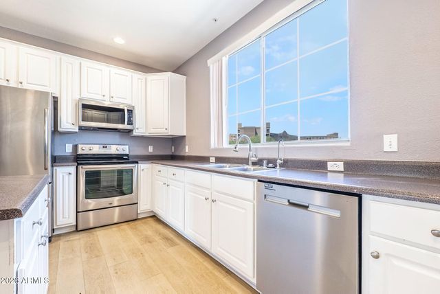 4455 E PARADISE VILLAGE Parkway S 1081, Phoenix, AZ 85032