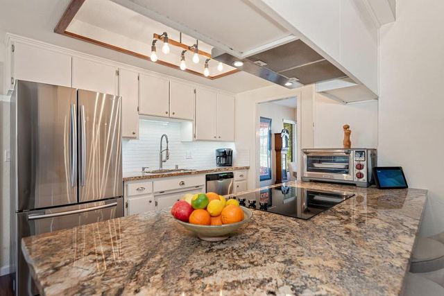 201 Silver Spur Ct, Folsom, CA 95630