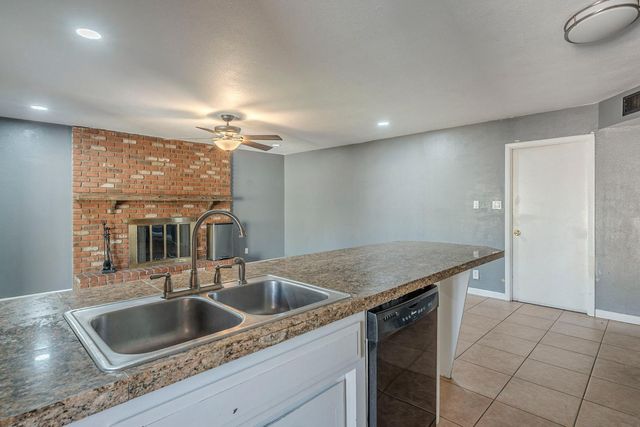 3236 S Kenwood Lane, Tempe, AZ 85282