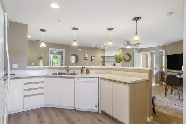 801 Rocky Shores Terrace 8-1, Kimberling City, MO 65686