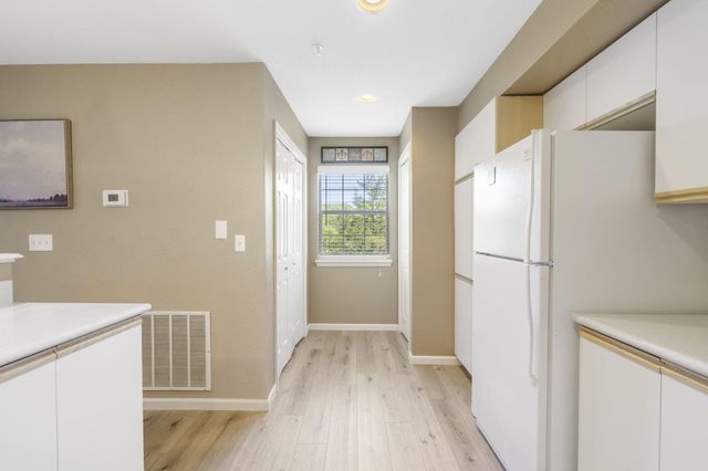 801 Rocky Shores Terrace 8-1, Kimberling City, MO 65686