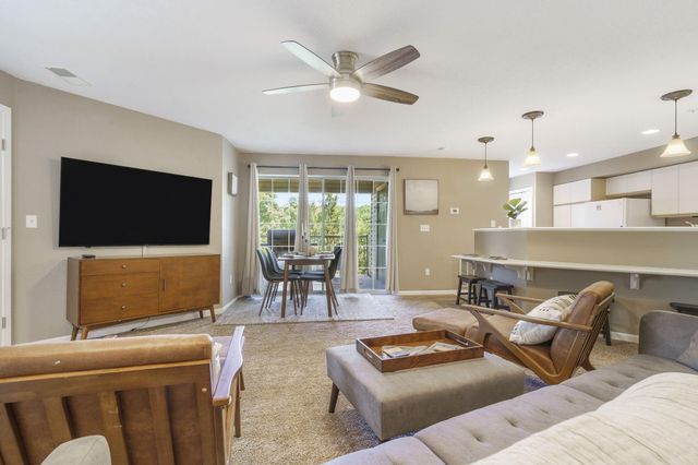 801 Rocky Shores Terrace 8-1, Kimberling City, MO 65686