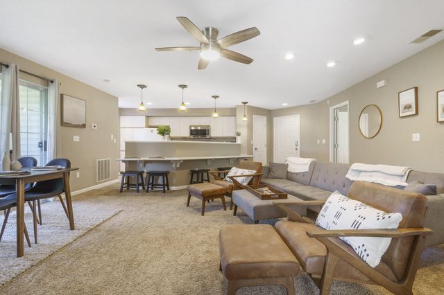 801 Rocky Shores Terrace 8-1, Kimberling City, MO 65686